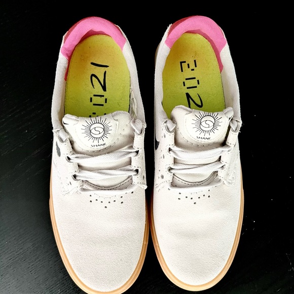 NIKE SB SHANE T Skate Shoes Summit White / Bright Crimson - Picture 3 of 5